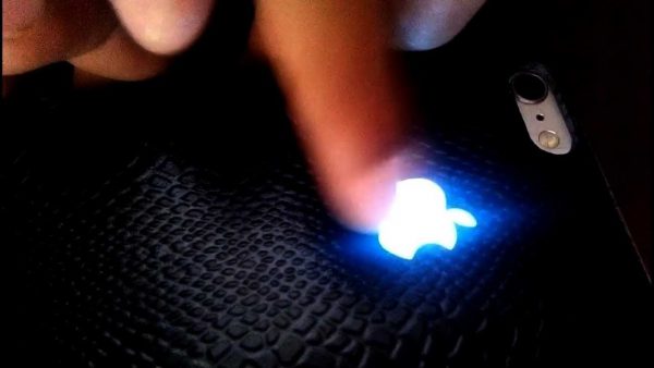 Cubierta de la caja 3D con el logotipo de Apple iluminado con luz LED para iPhone