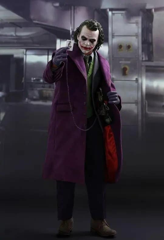 THE DARK KNIGHT THE JOKER 1/4TH SCALE COLLECTIBLE FIGURE