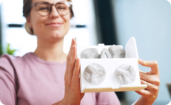 LensHD: Hands-Free Lens-Cleaning Station Made Simple