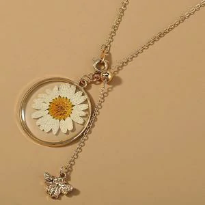 Vintage Daisy Bee Necklace
