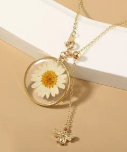 Vintage Daisy Bee Necklace