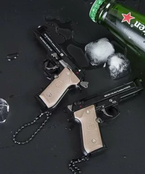 🔥Минијатурен пиштол за играчки Beretta со синџир за клучеви