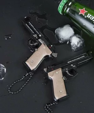 🔥Miniature Key Chain Beretta Toy Pistol