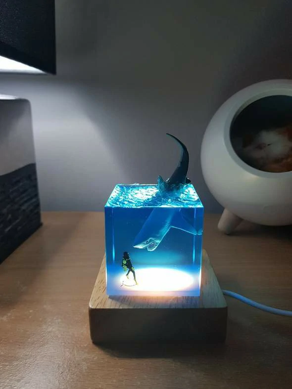 מבצע אחרון 50% הנחה -3D Shark Diver Decoration מנורת LED