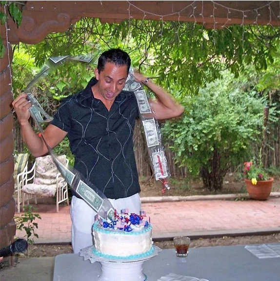 (🔥Vendita calda 2021)Regalo a sorpresa per la festa di compleanno con salvadanaio bancomat per torta(Acquista 2 ricevi 1 gratis)