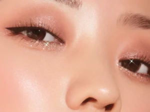 Pearl Iridescent Liquid Shadow