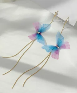 透明糸の蝶のイヤリング