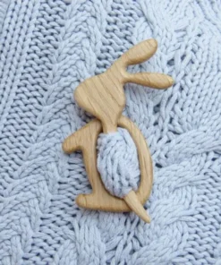 Brooch Pin With Wooden Animal Pattern (Sweater Clip)