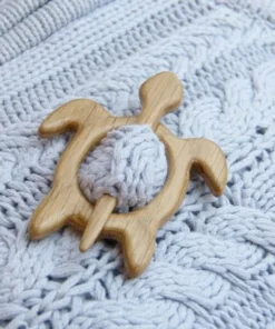 Brooch Pin With Wooden Animal Pattern (Sweater Clip)