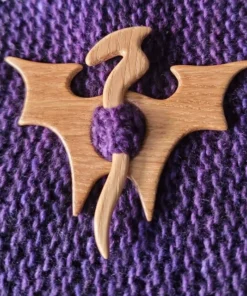 Brooch Pin With Wooden Animal Pattern (Sweater Clip)