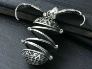 Buy 1 Get 1 Free Now! Expanding Photo Locket