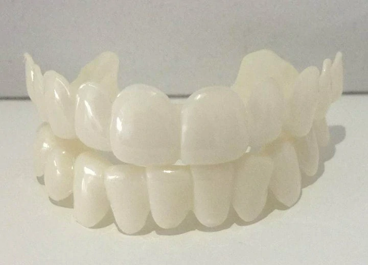 THE WHITEBRIGHT SNAP ON SMILE