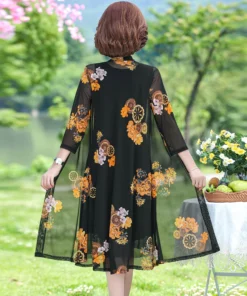 Naiste lillemustriga kleit
