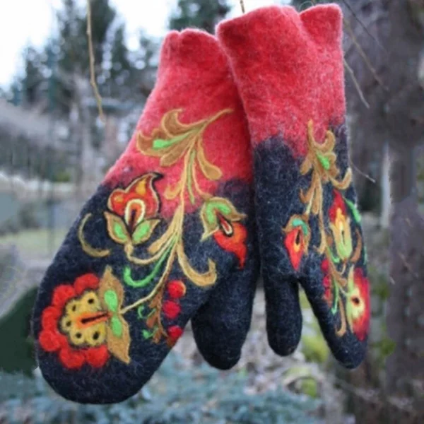 Maluwa a Cashmere Embroidery Mittens