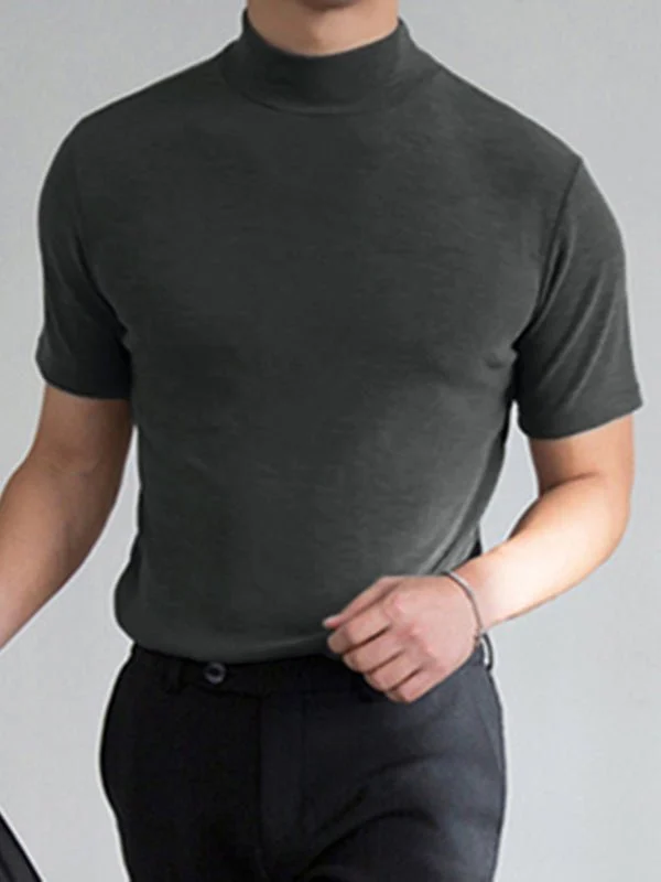 Мужчынская прыталеная футболка з высокім гарлавінай