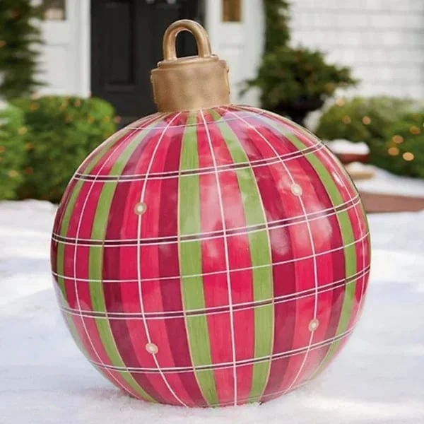 Aufblasbarer verzierter Ball aus weihnachtlichem PVC im Freien