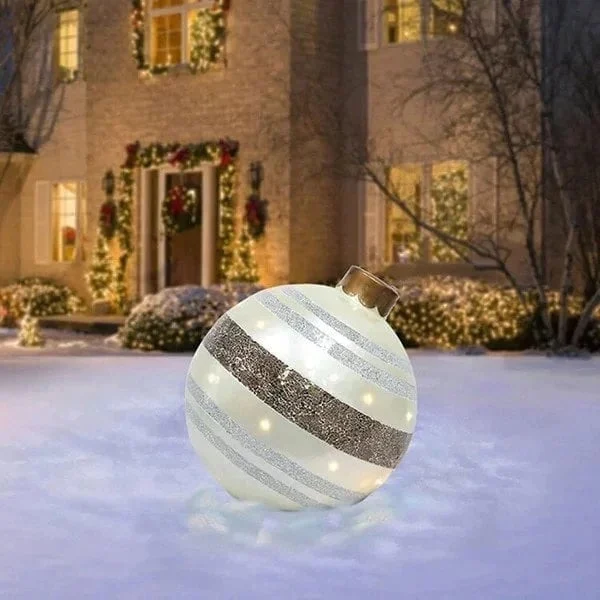 Aufblasbarer verzierter Ball aus weihnachtlichem PVC im Freien