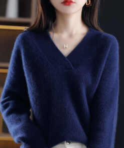 CASHMERE SWEATER NG BABAENG V-NECK