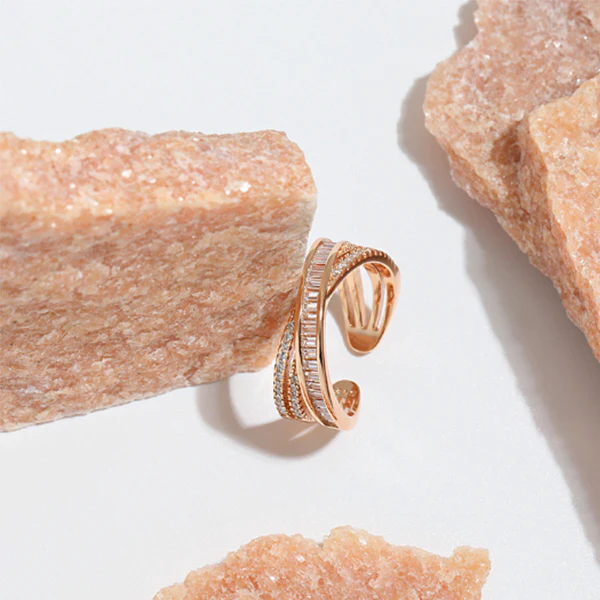 MOEVA TwistIONIC Ring