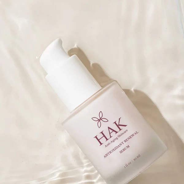 HAK™ senėjimą stabdantis odos priežiūros ir antioksidantų atnaujinantis serumas
