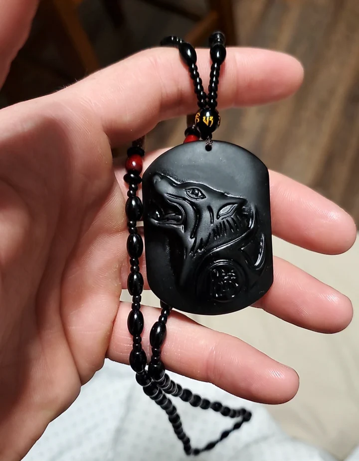 Wolf hotsell obsidian necklace