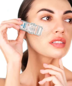 Alternative view of flysmus™ PockmarksHeal Hyaluronsäure Microdart Roller