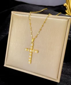 Collar con cruz de bendición en oro arena sudafricano de 14 quilates