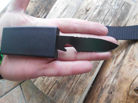 Ceoerty™ StealthShield Survival Messer Gürtel
