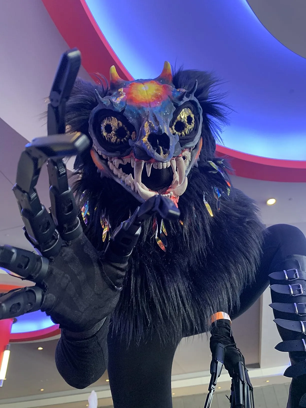 ہالووین آرٹیکولیٹڈ فنگرز تمام انگلیوں کے سائز میں فٹ بیٹھتی ہیں۔